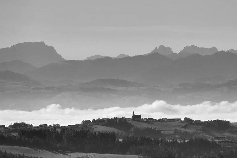 Blick in das Bergland hinter dem Donautal